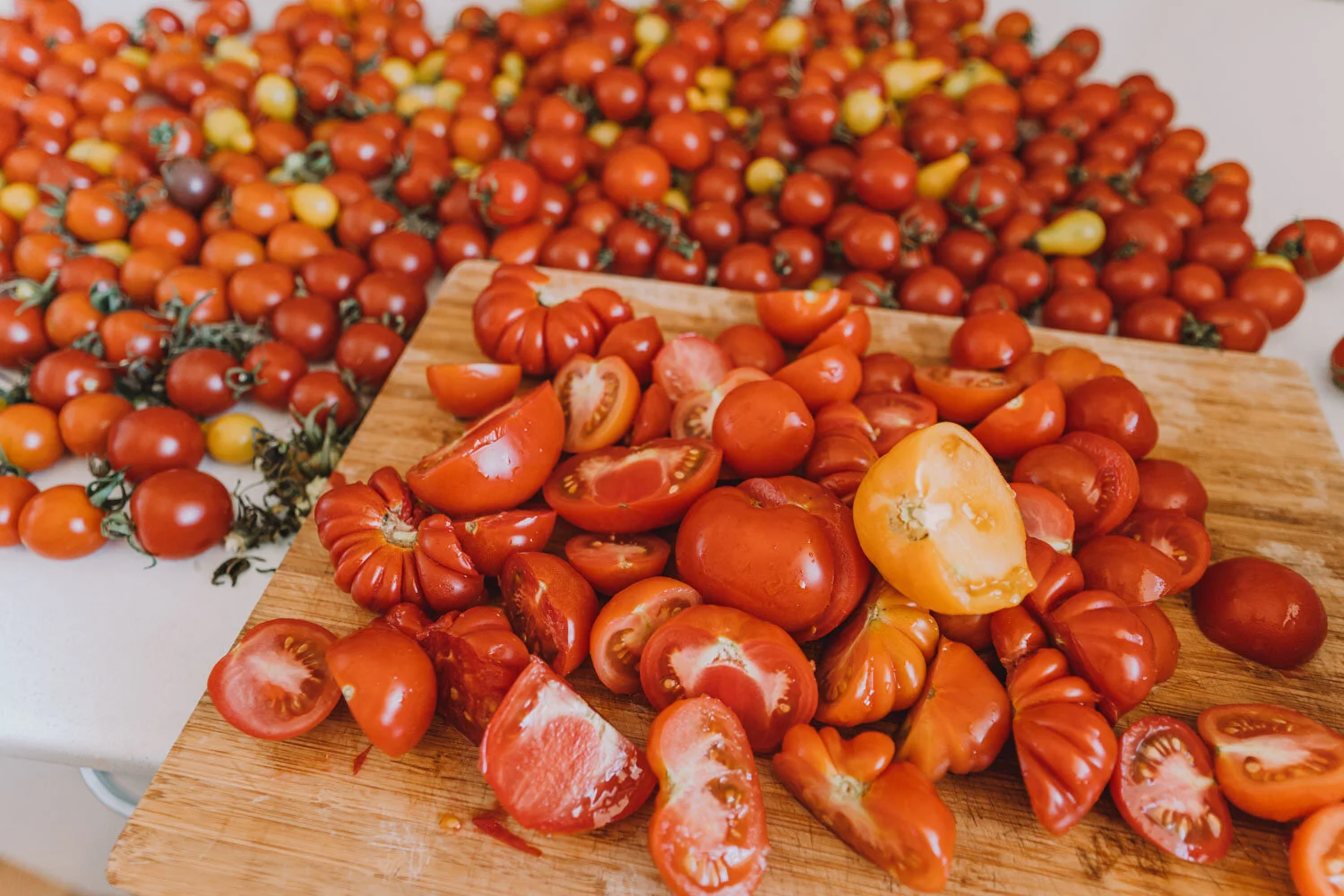 How to use a Tomato Press to Make Pasta Sauce — CONNIE CAO How to use a Tomato Press to Make Pasta Sauce — CONNIE CAO